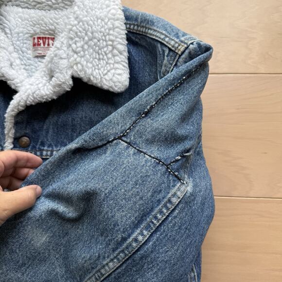 Vintage Levis Sherpa Trucker Jacket 44 Blue 80s Heavy Denim Outerwear USA - Picture 7 of 12